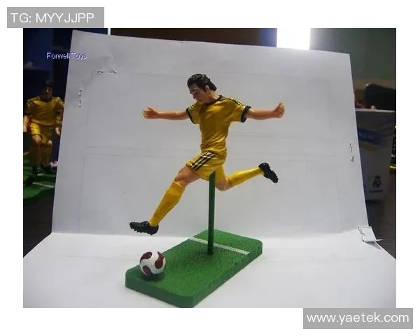 足球球星手办礼盒限量版精美收藏套装 引领球迷时尚潮流